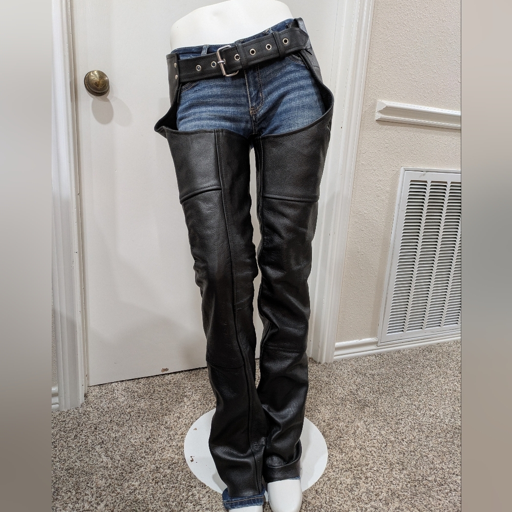 Woman’s Size XS DANIEL SMART Motorcycle Leather Biker Assless Chaps